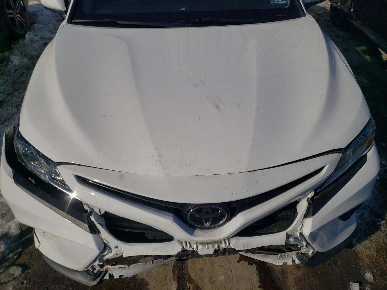 2019 Toyota Camry - Image 11