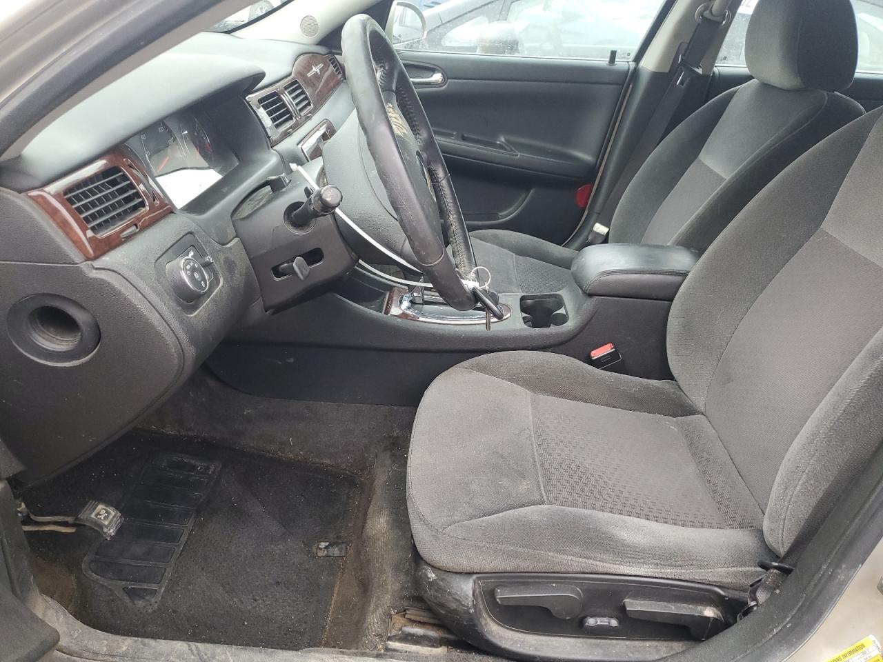 2010 Chevrolet Impala - Image 7