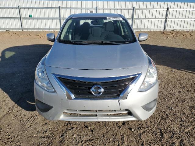  NISSAN VERSA 2016 Серебристый