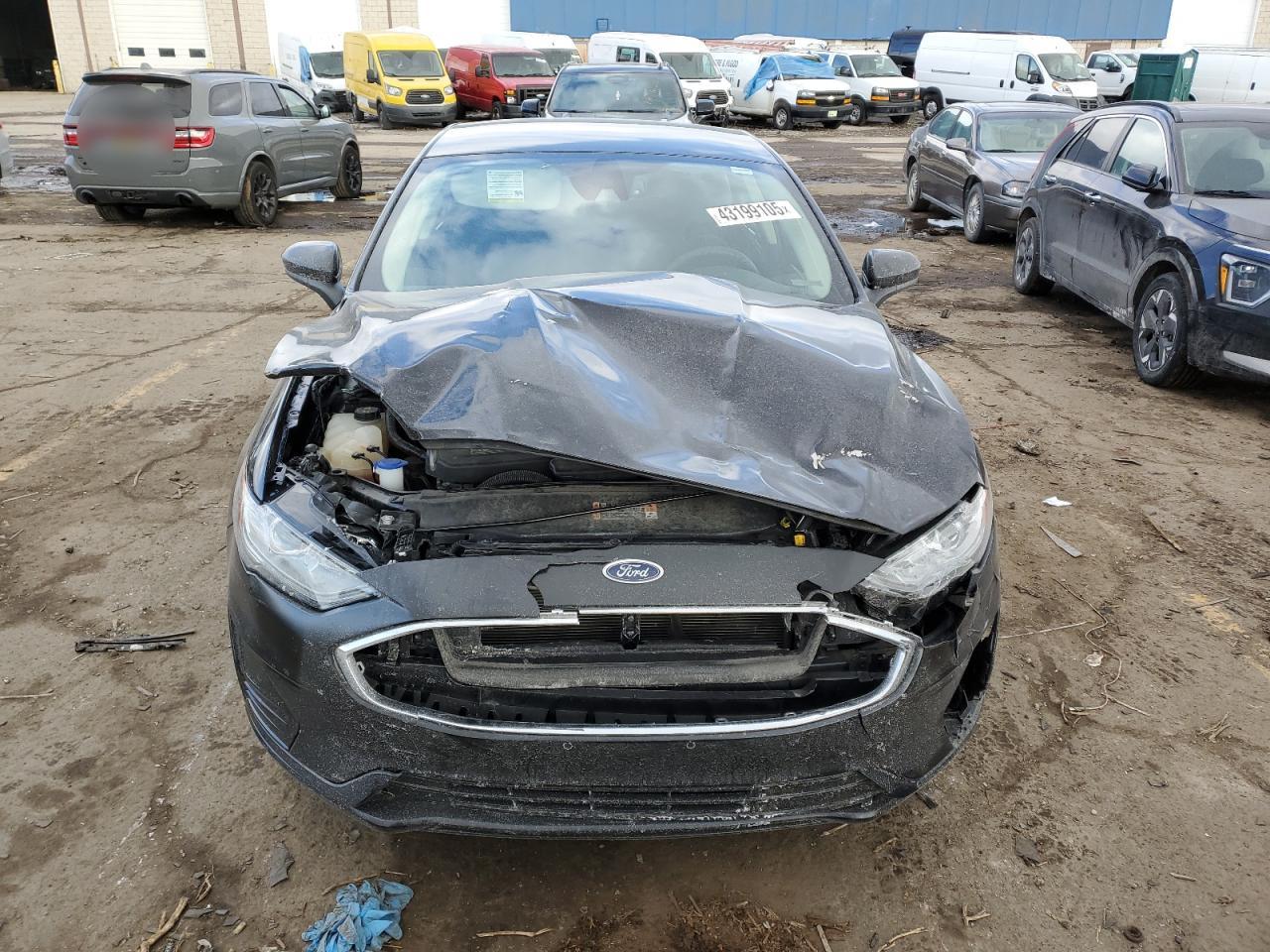 2019 Ford Fusion - Image 5