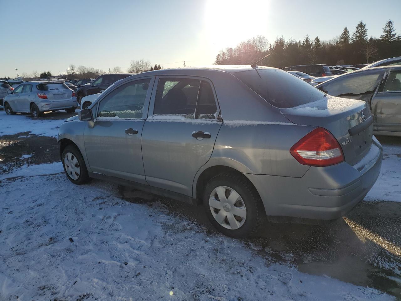 2011 Nissan Versa - Image 2