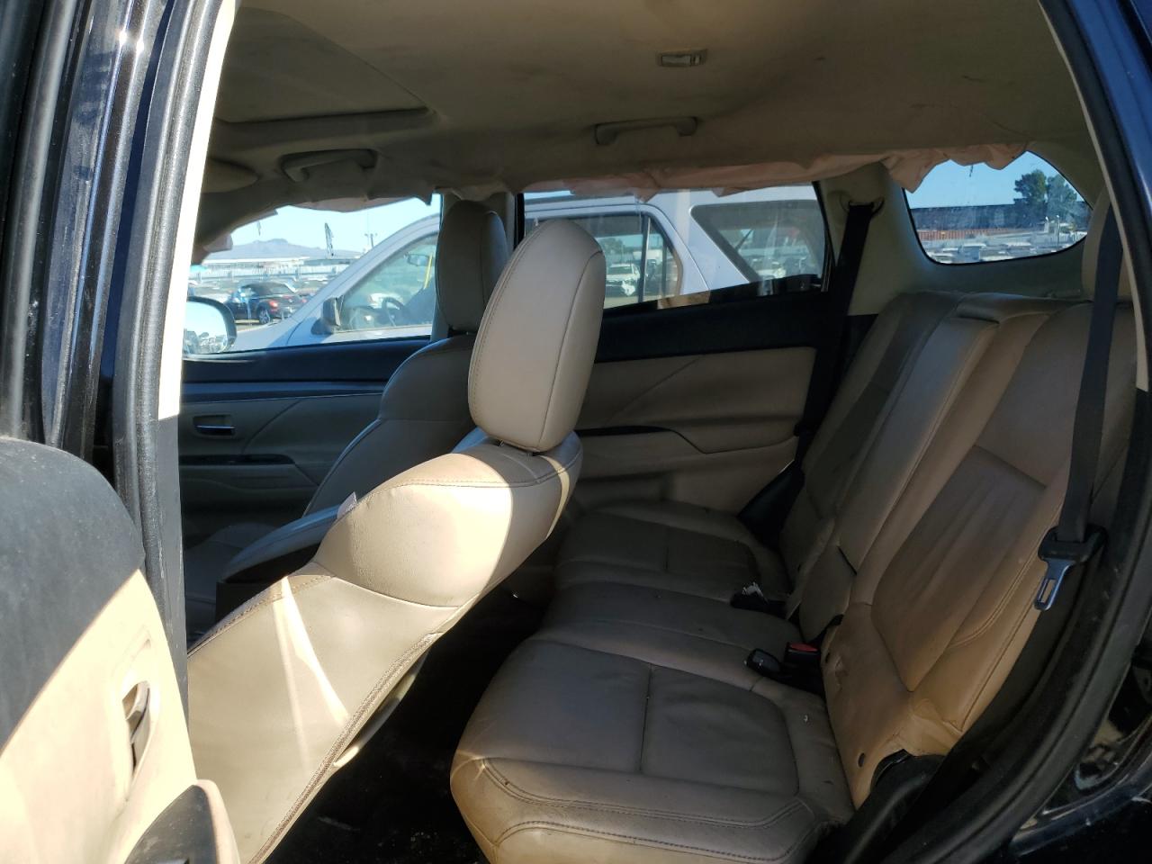 2019 Mitsubishi Outlander - Image 11