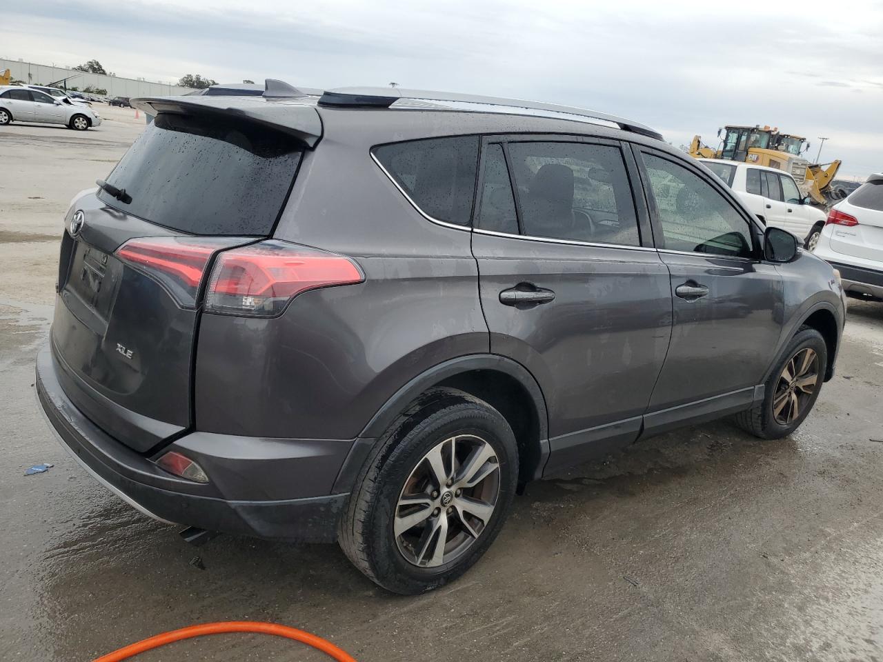 2018 Toyota RAV 4 - Image 3
