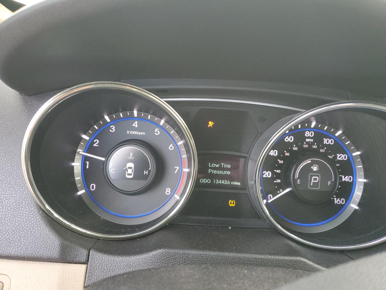 2011 Hyundai Sonata - Image 9