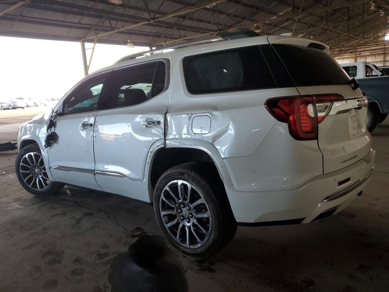2021 GMC Acadia - Image 2