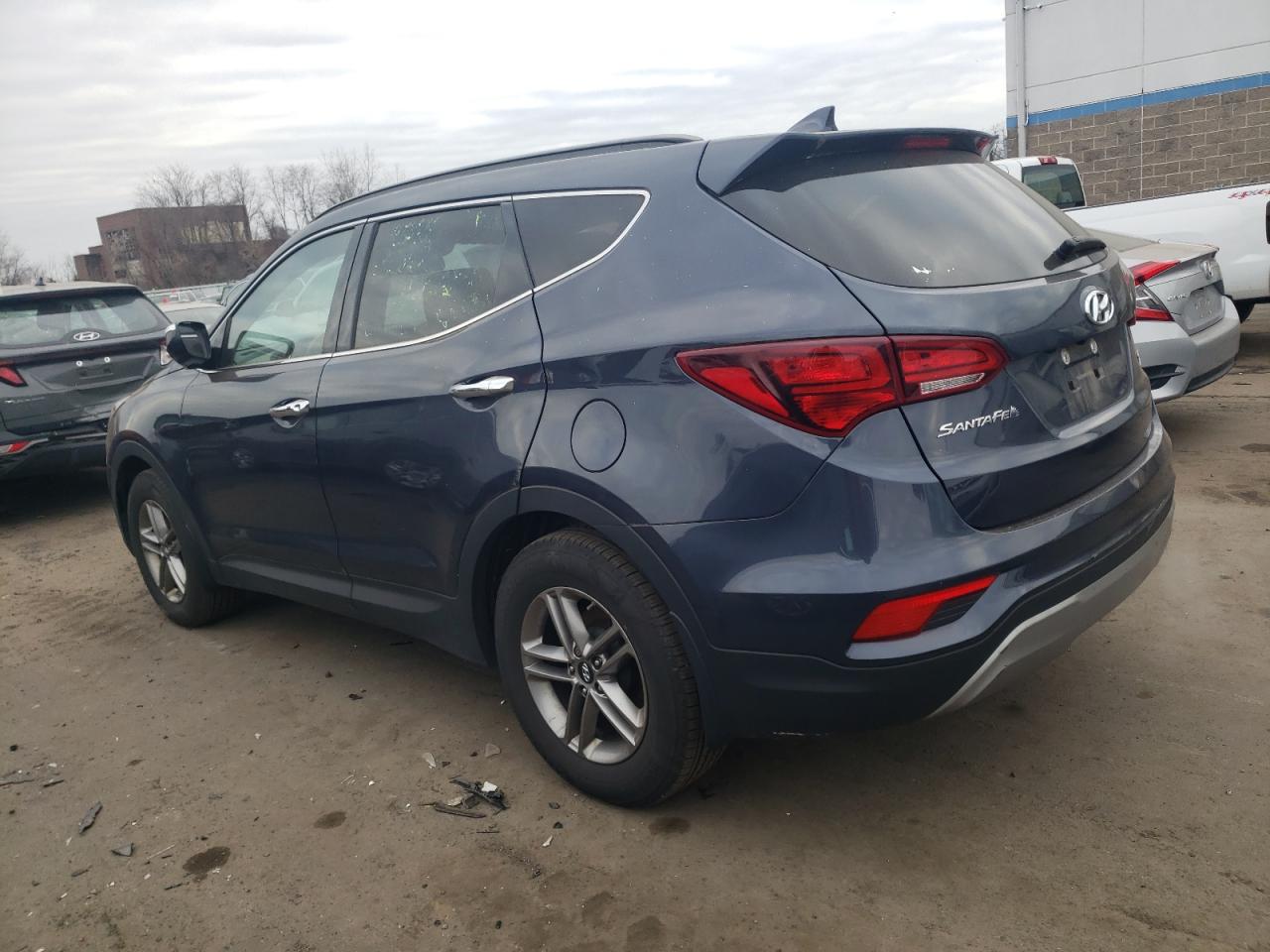 VIN 5NMZUDLB5HH021129 2017 HYUNDAI SANTA FE no.2