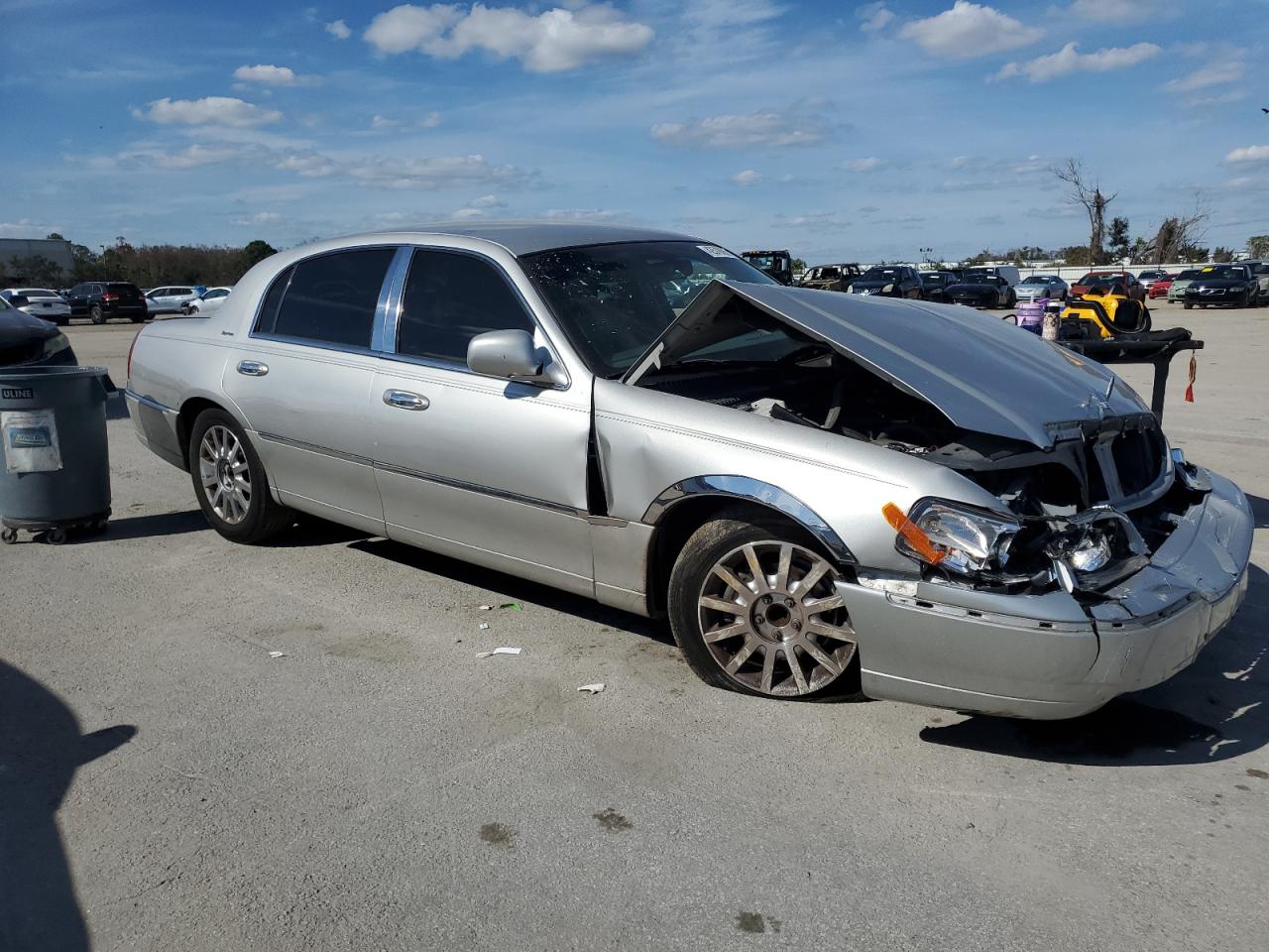 2007 Lincoln Town Car - Image 4
