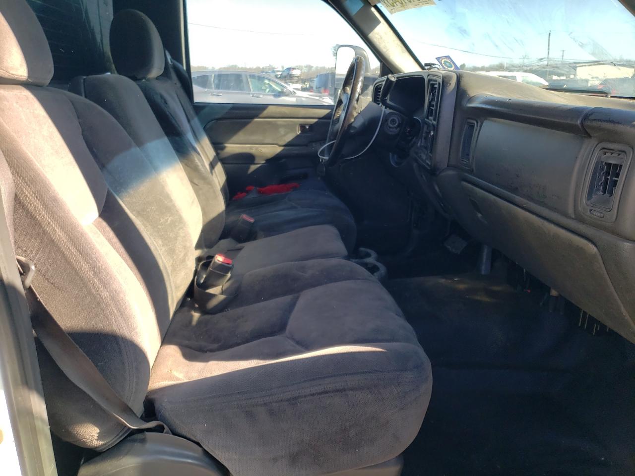 2005 GMC Sierra - Image 10