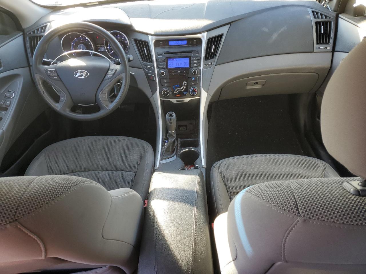 2013 Hyundai Sonata - Image 8