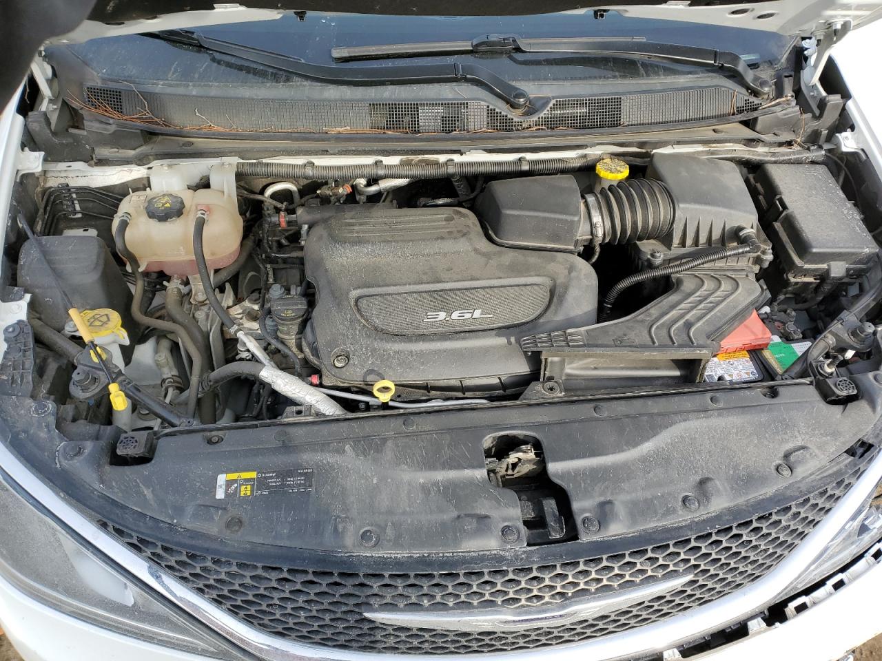 2018 Chrysler Pacifica - Image 11