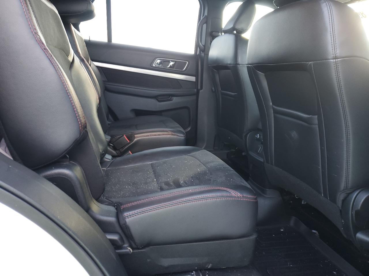 2019 Ford Explorer - Image 11