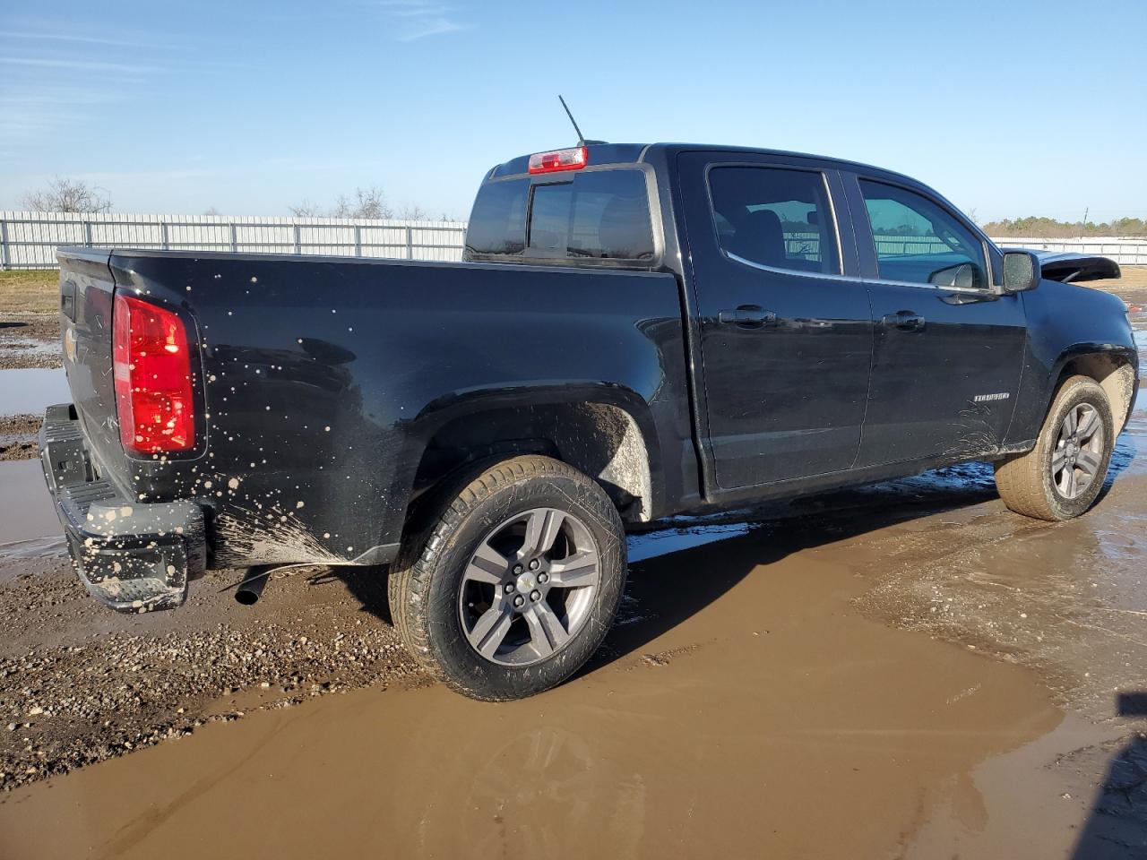 2016 Chevrolet Colorado - Image 3