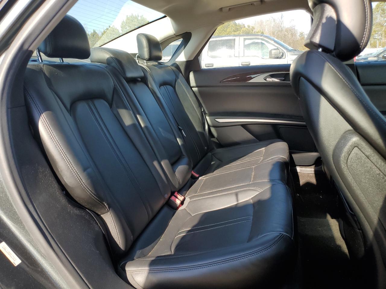 2015 Lincoln MKZ - Image 10