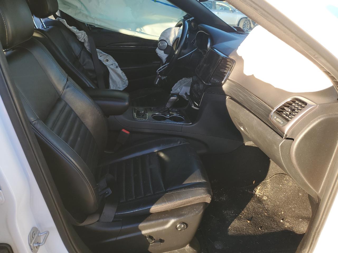 2020 Jeep Grand Cherokee - Image 7