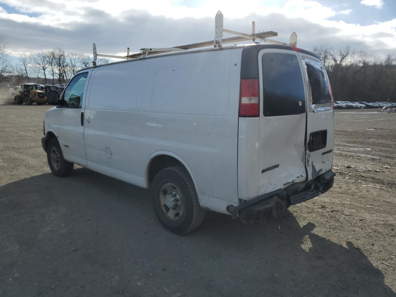 2006 Chevrolet Express - Image 3