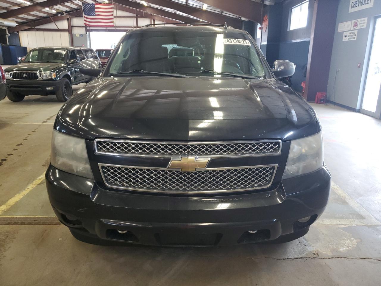 2011 Chevrolet Tahoe - Image 5