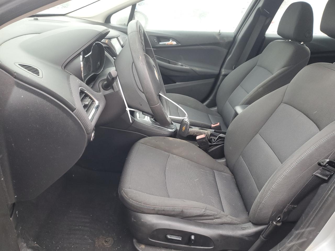 2018 Chevrolet Cruze - Image 7