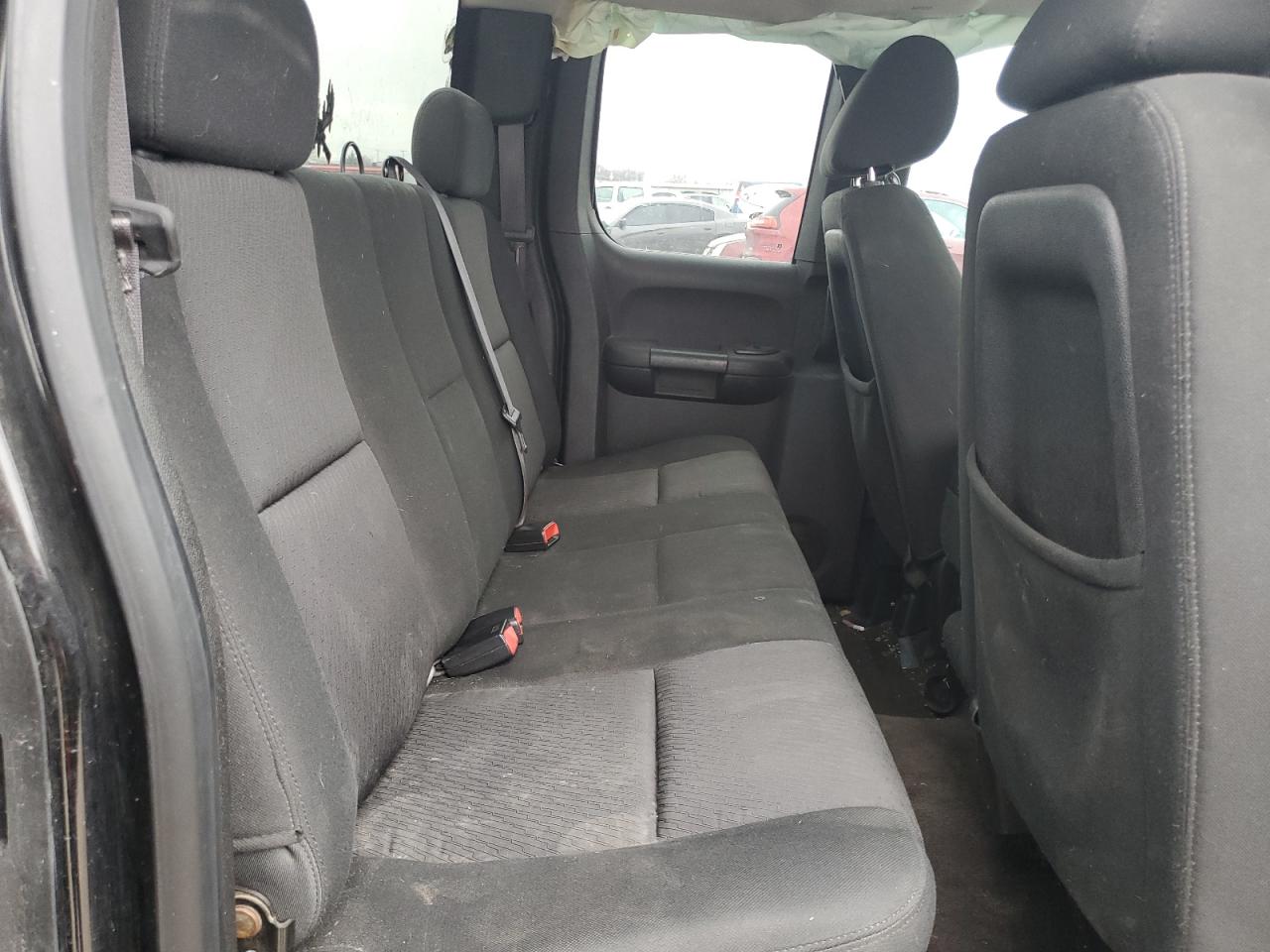 2012 Chevrolet Silverado - Image 11