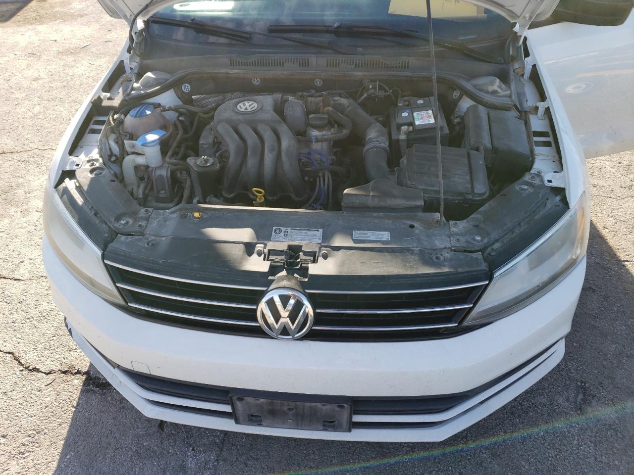 2015 Volkswagen Jetta - Image 13