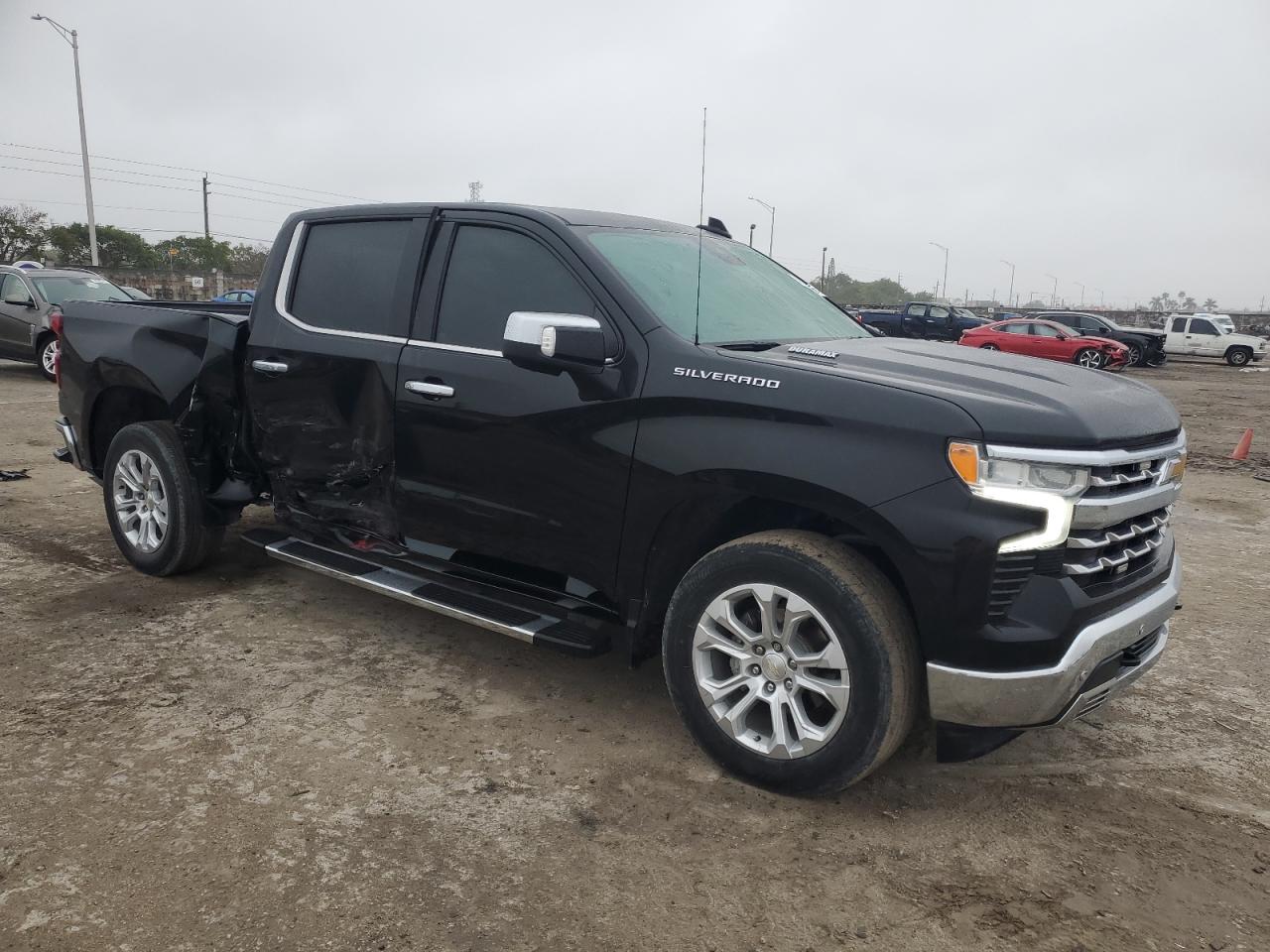 2022 Chevrolet Silverado - Image 4