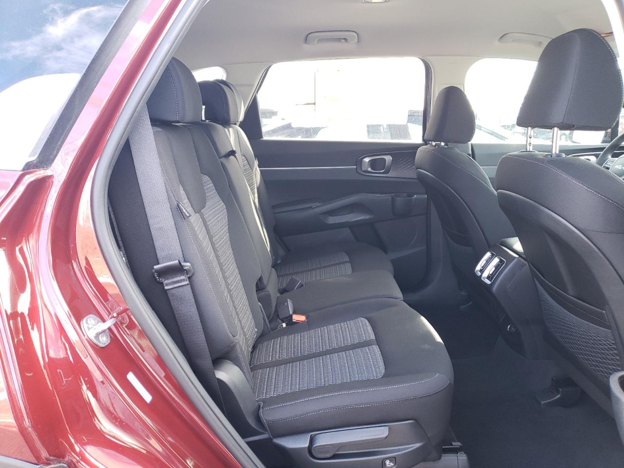 2024 Kia Sorento - Image 10