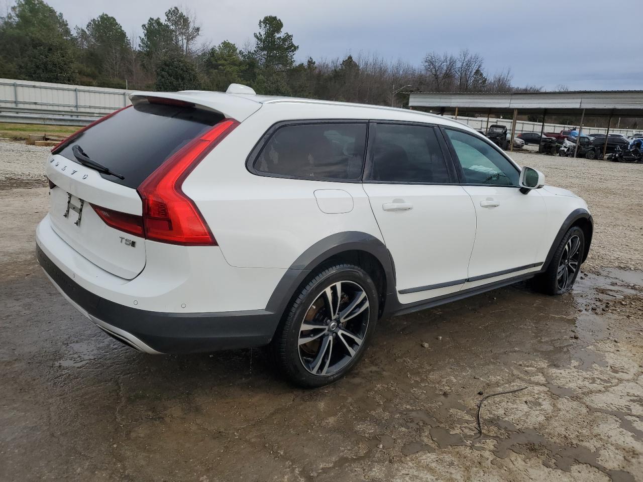 2018 Volvo V90 - Image 3
