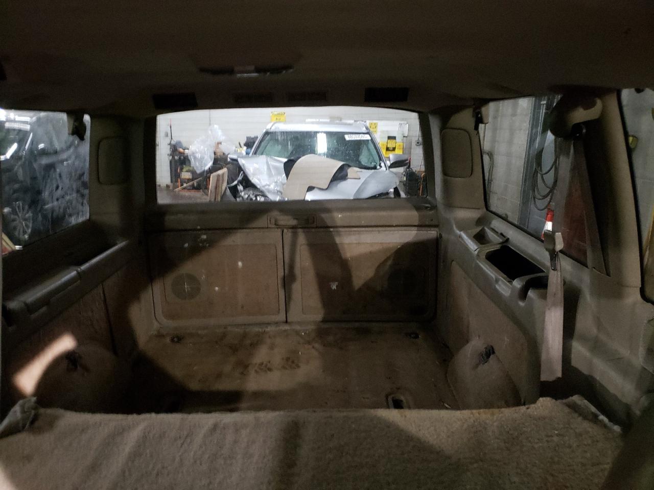 2003 Chevrolet Astro - Image 10