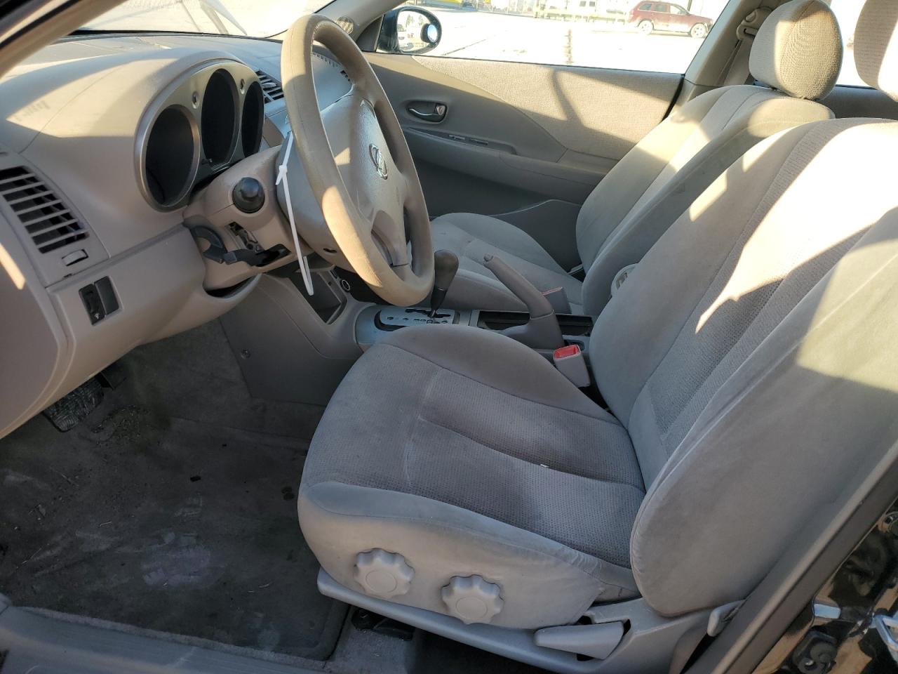 2003 Nissan Altima - Image 7