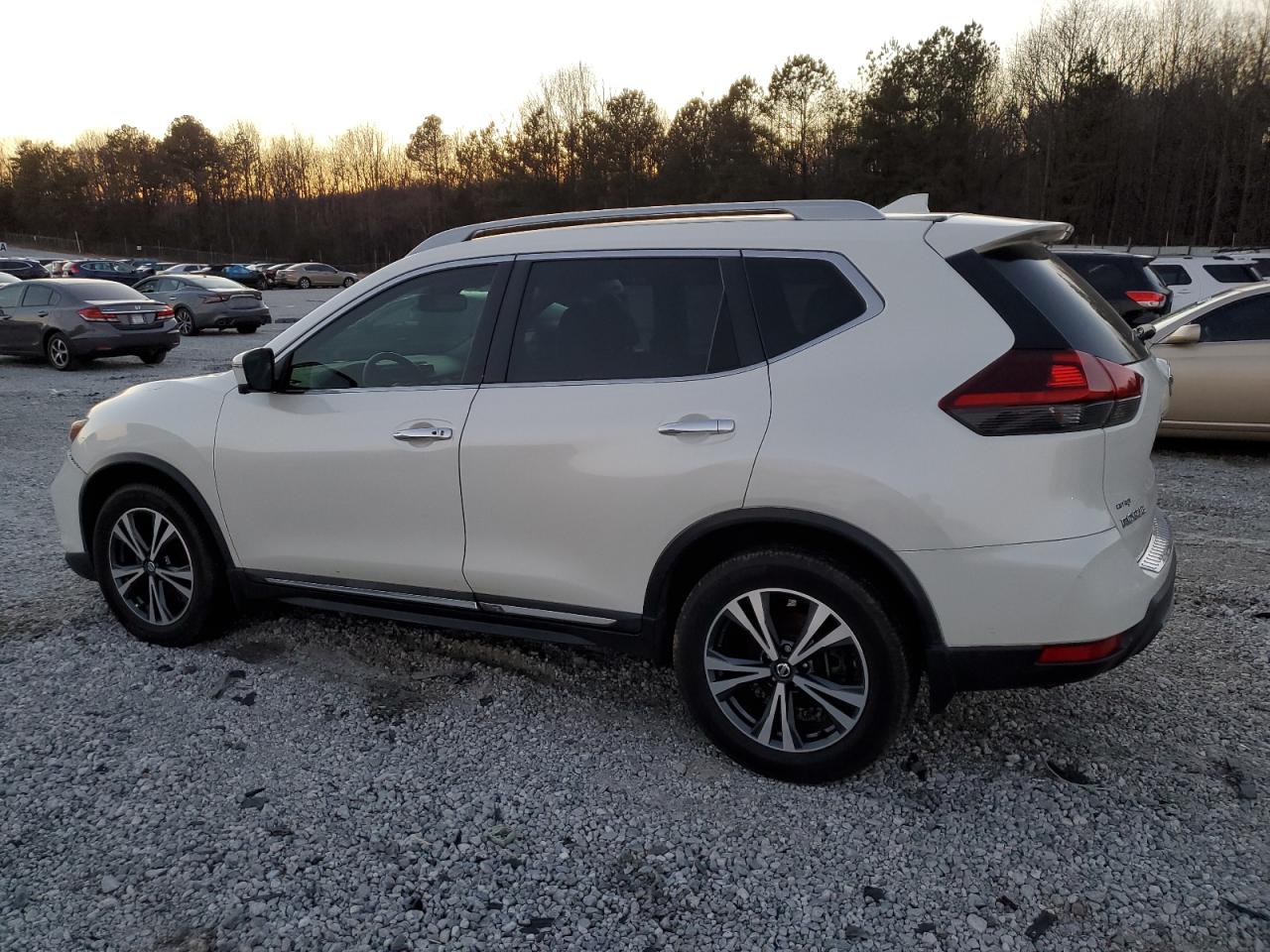 2018 Nissan Rogue - Image 2