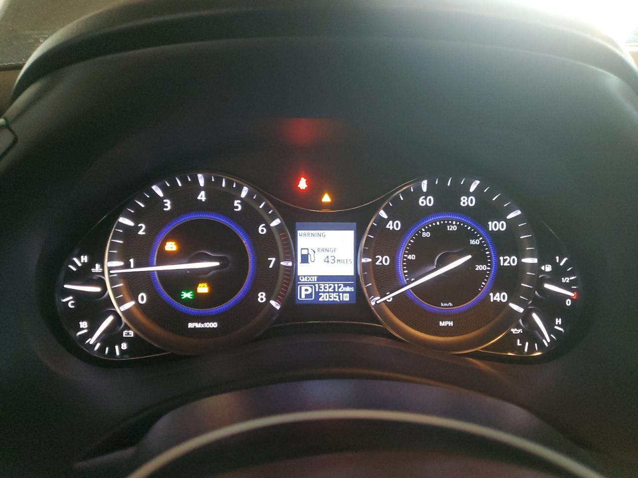 2015 Infiniti QX80 - Image 9