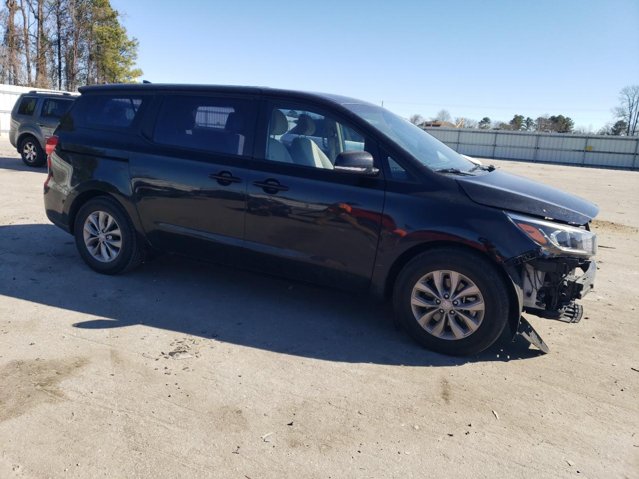 2019 Kia Sedona - Image 4