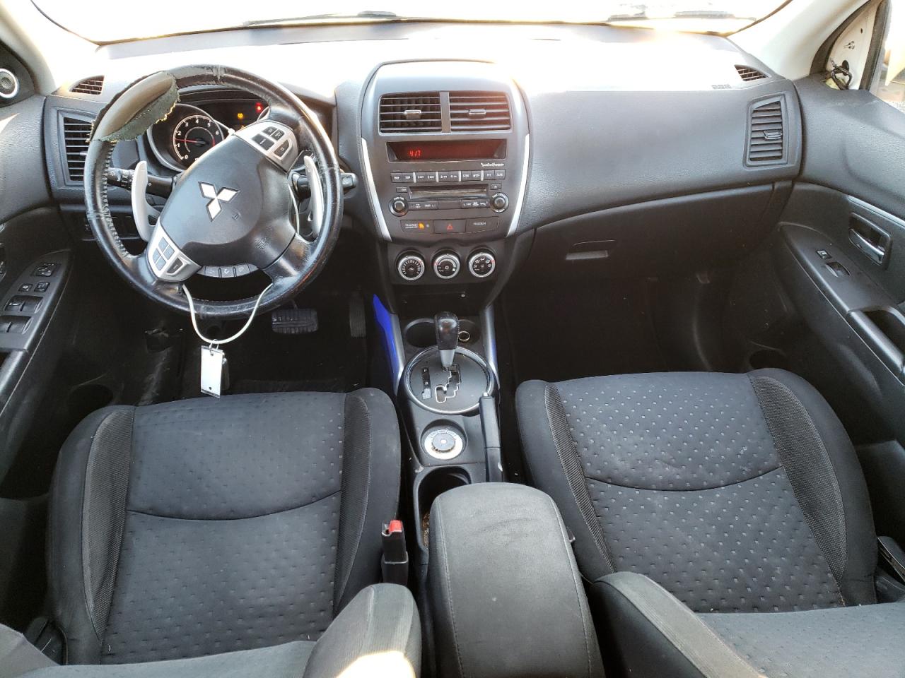 2011 Mitsubishi Outlander - Image 8