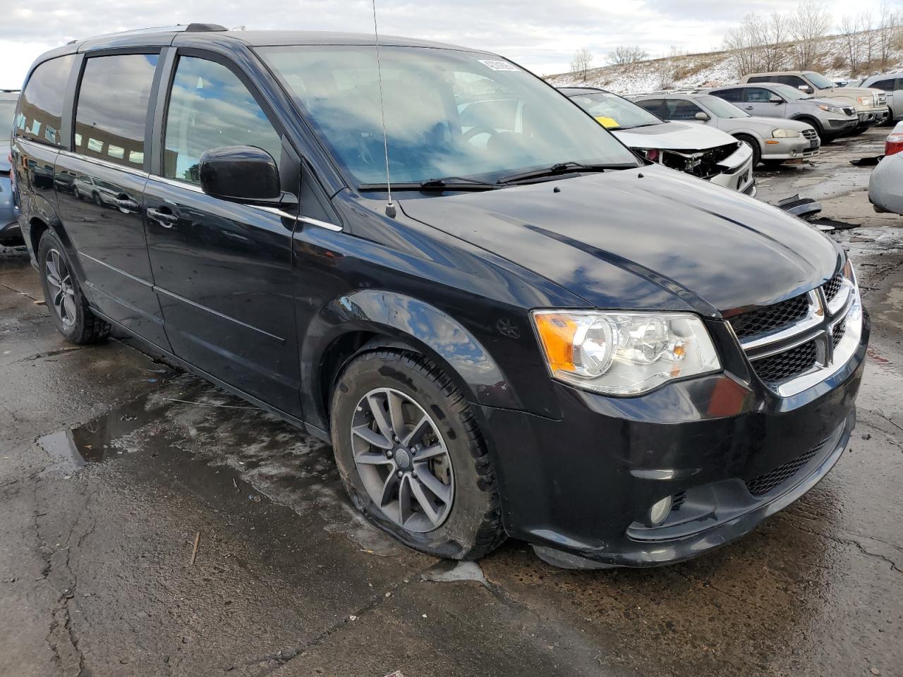 2017 Dodge Caravan - Image 4