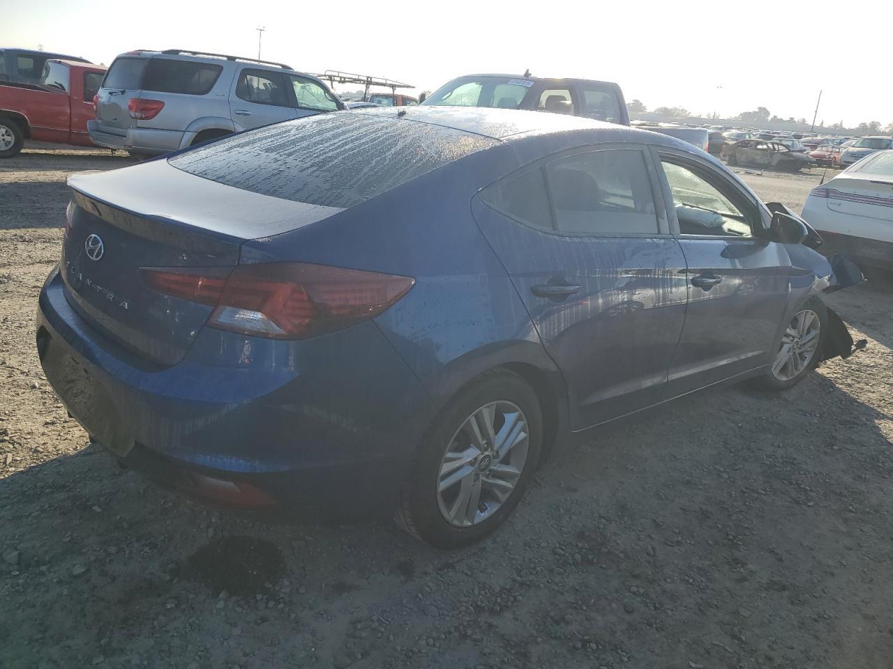 2020 Hyundai Elantra - Image 3