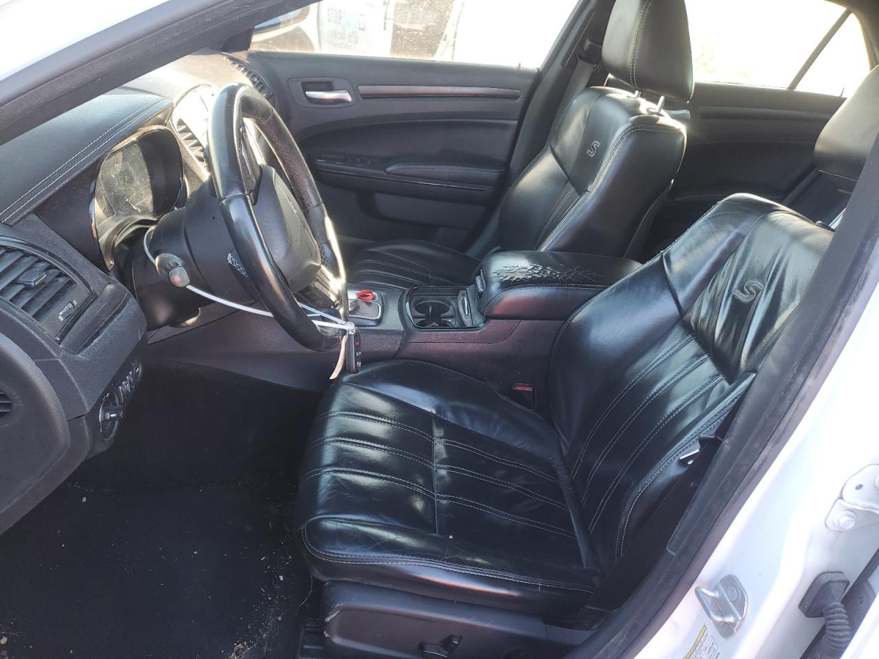 2015 Chrysler 300 - Image 7