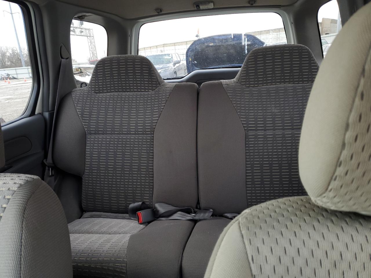 2001 Nissan XTerra - Image 10