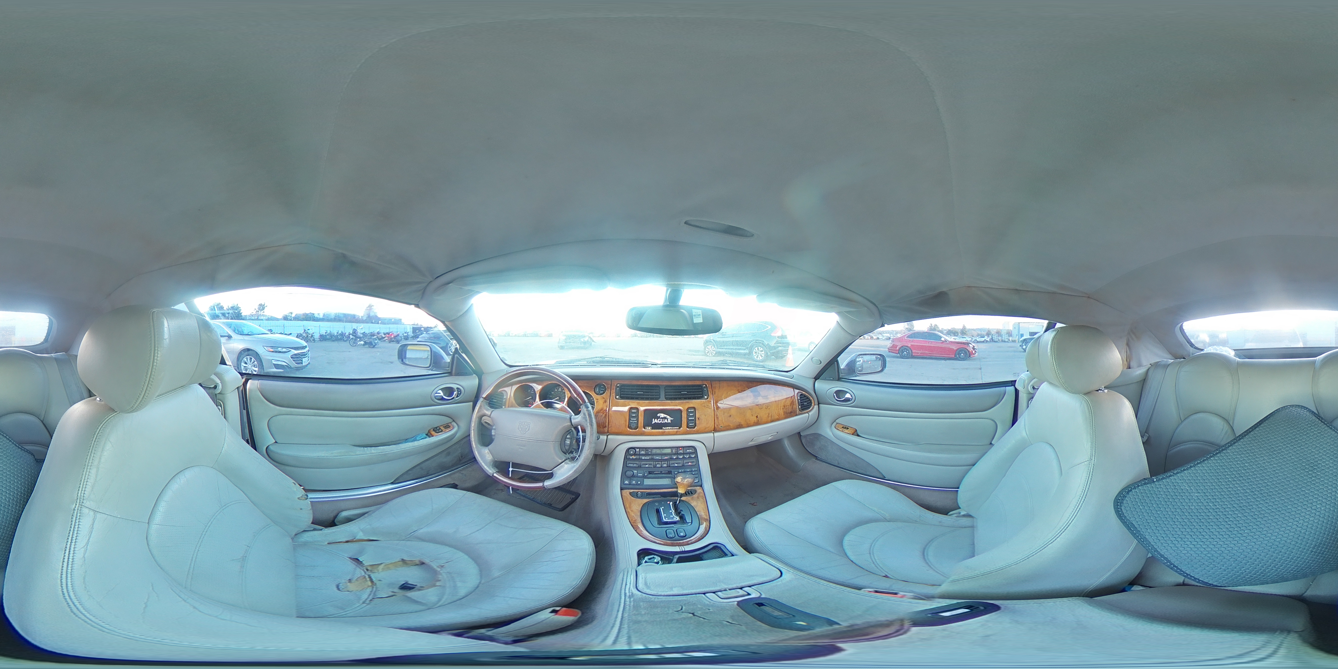 2002 Jaguar XKR - Image 13