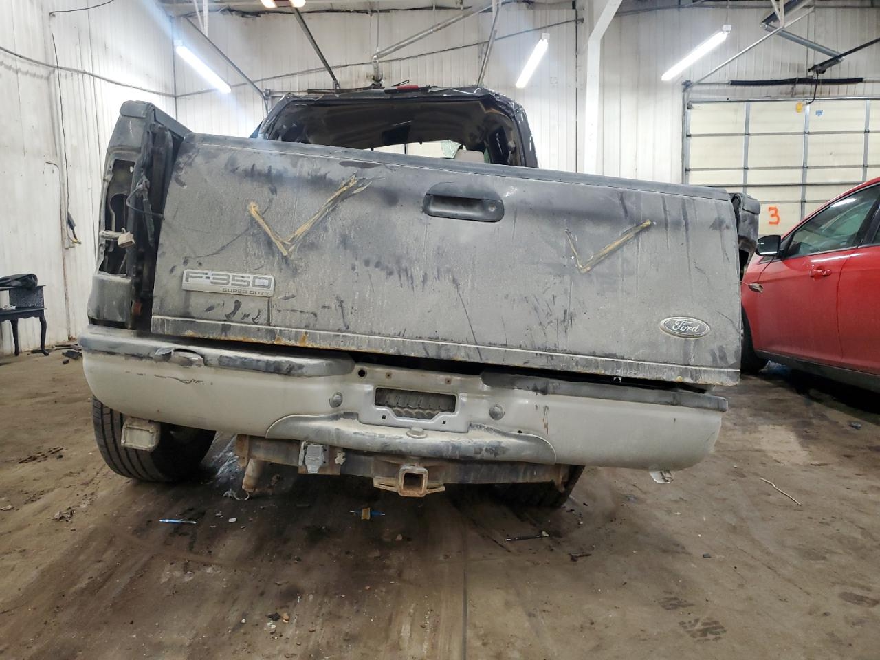 2005 Ford F350 - Image 6