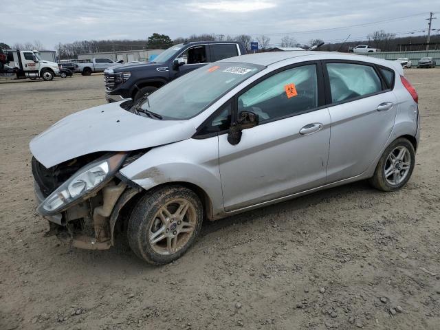  FORD FIESTA 2018 Сріблястий