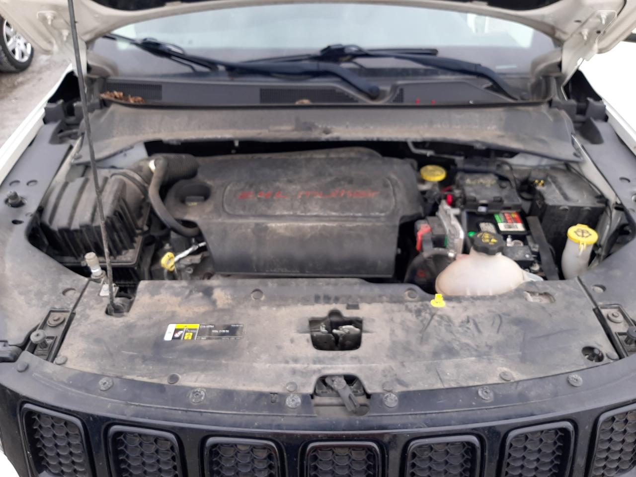 2018 Jeep Compass - Image 12