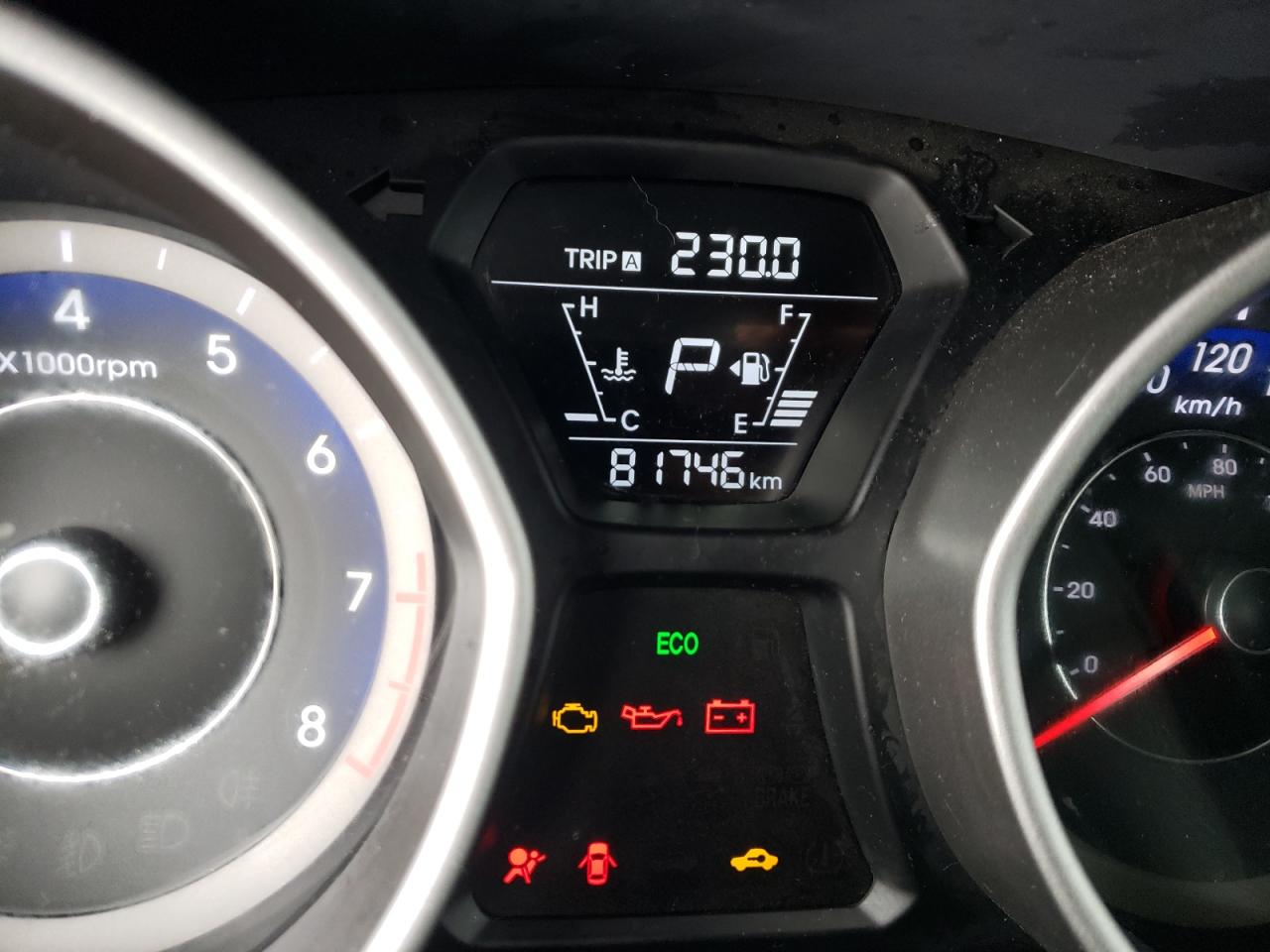 2016 Hyundai Elantra - Image 9