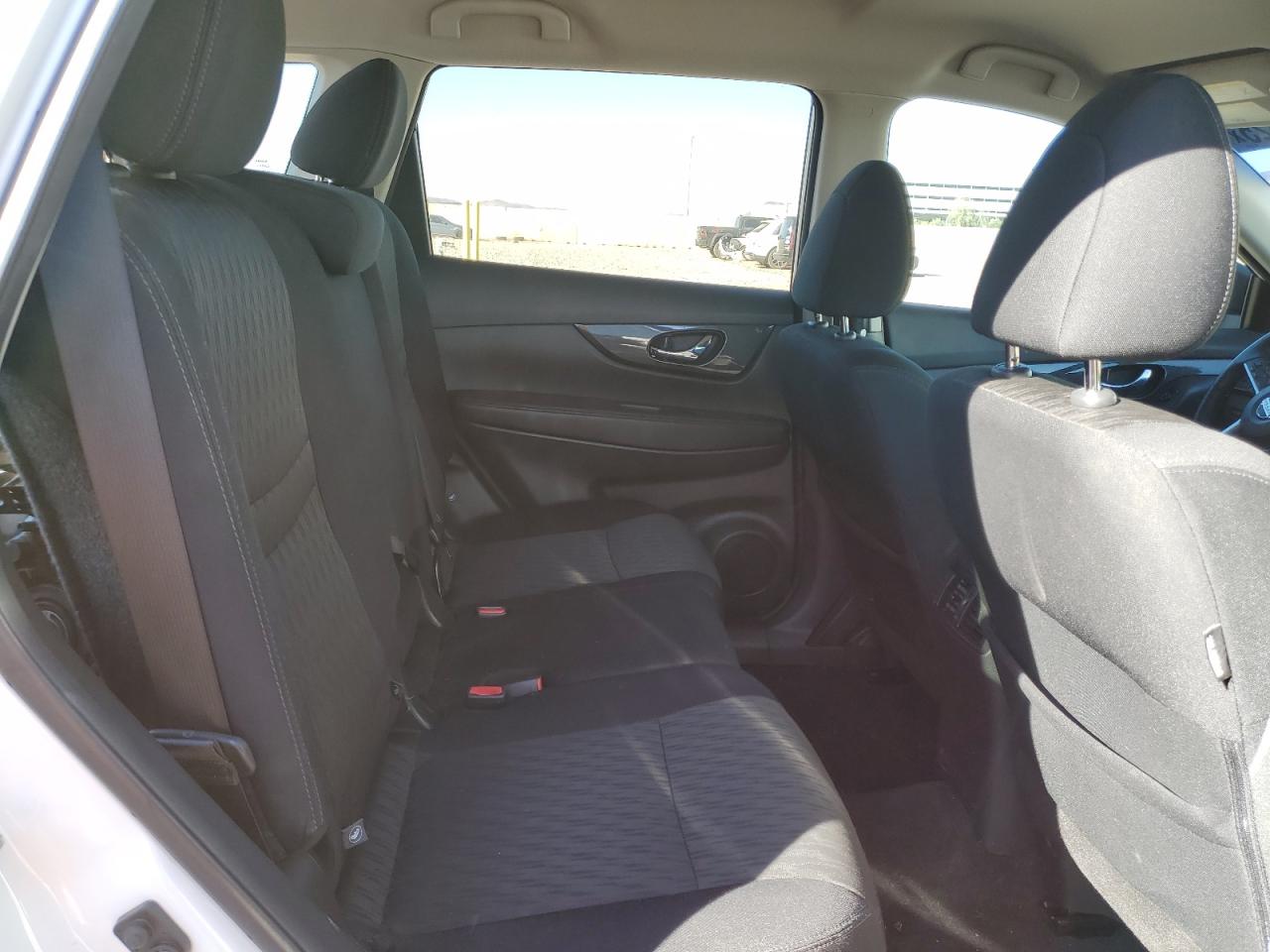 2018 Nissan Rogue - Image 10