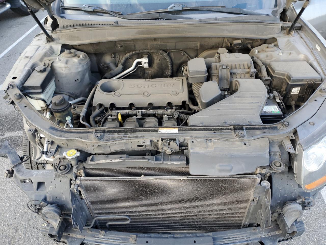 2011 Hyundai Santa Fe - Image 12
