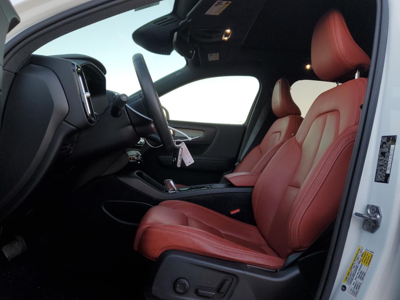 2019 Volvo XC40 - Image 7