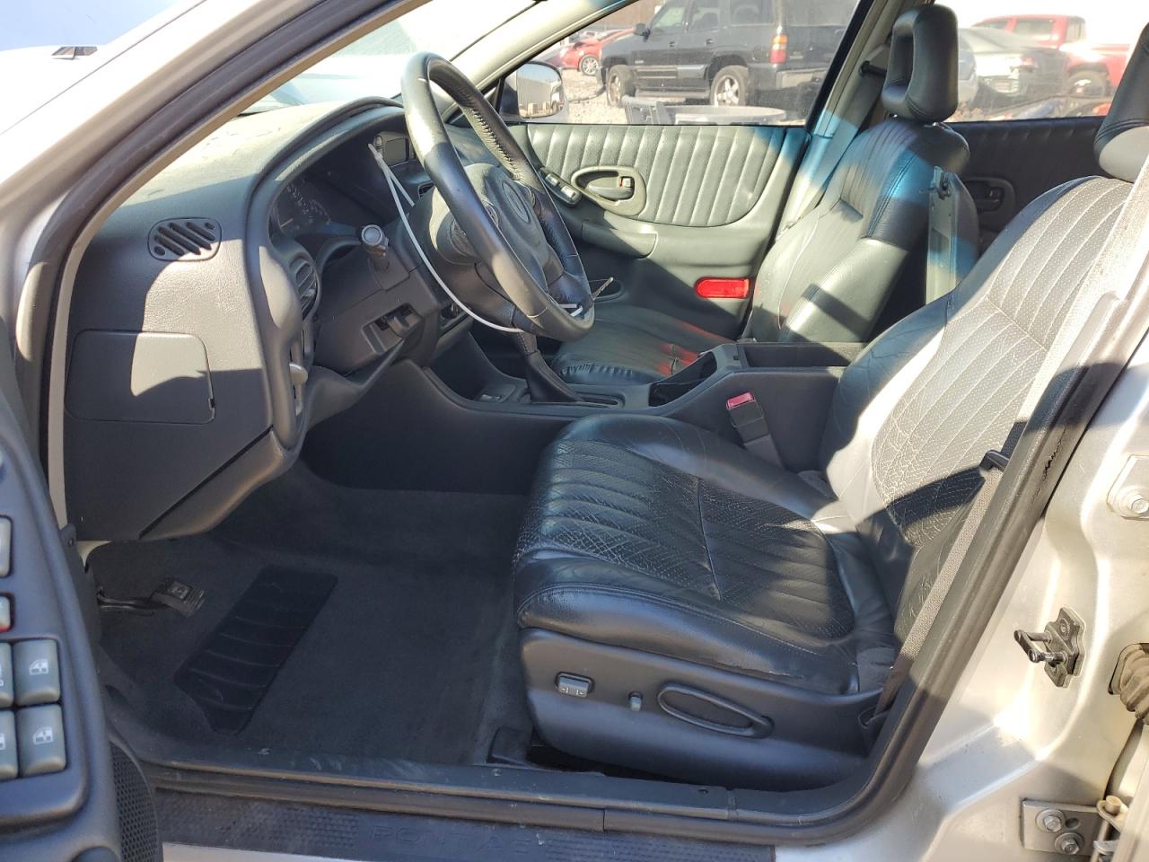2002 Pontiac Grand Prix - Image 7