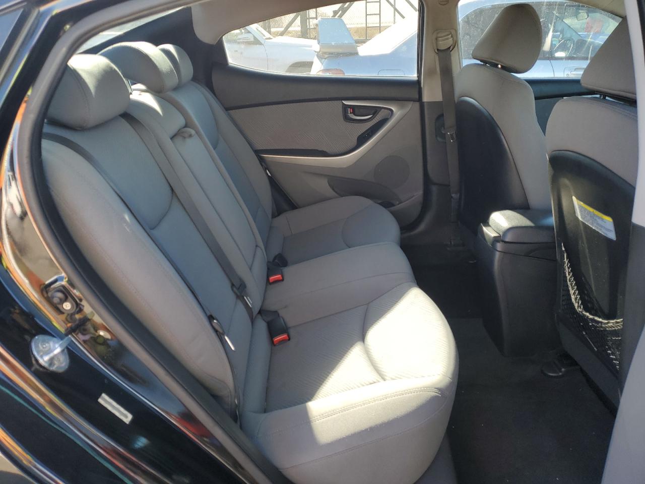 2013 Hyundai Elantra - Image 10