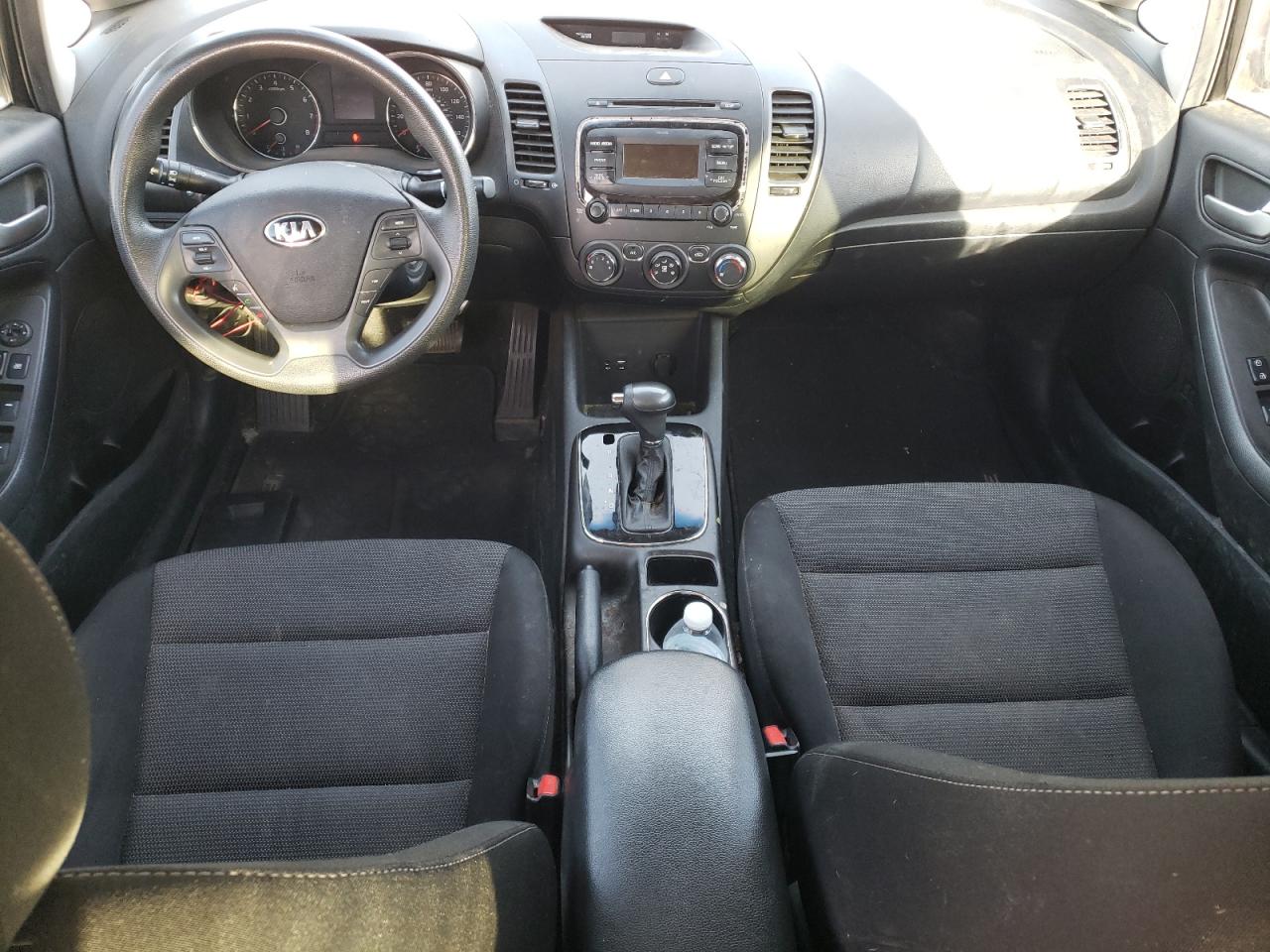 2017 Kia Forte - Image 8