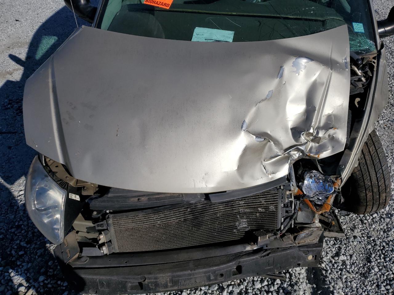 2005 Dodge Caravan - Image 12