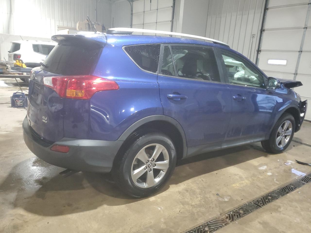 VIN 2T3RFREV4FW252448 2015 TOYOTA RAV4 no.3