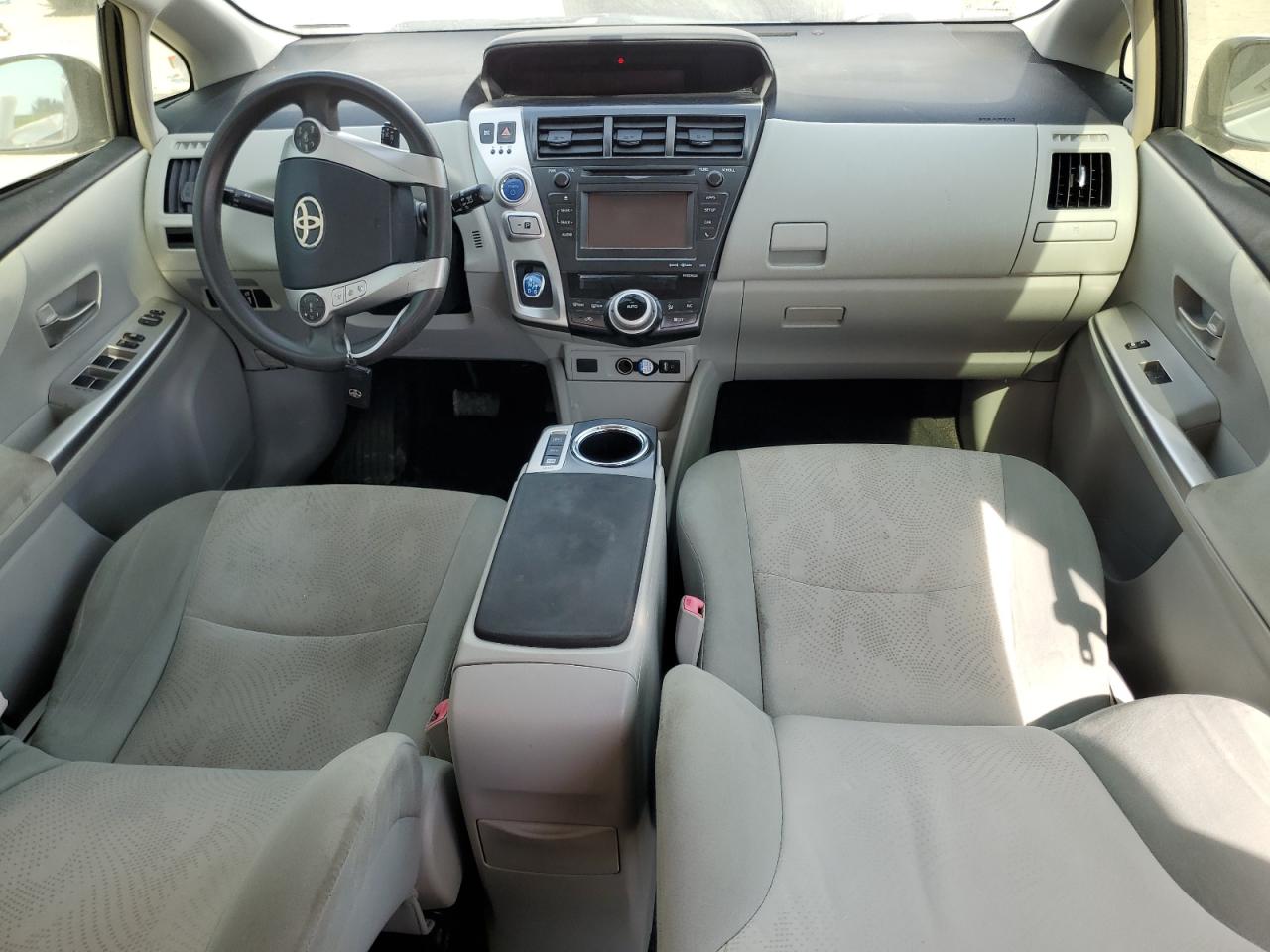 2012 Toyota Prius - Image 8